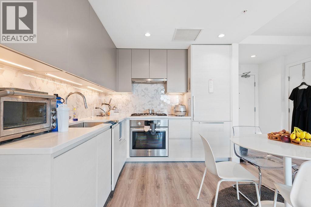 205 8188 FRASER STREET