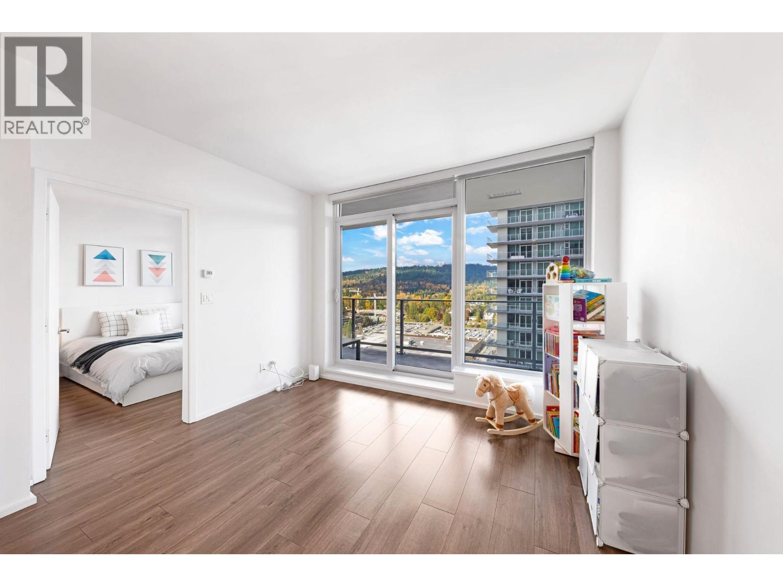 1811 3833 EVERGREEN PLACE