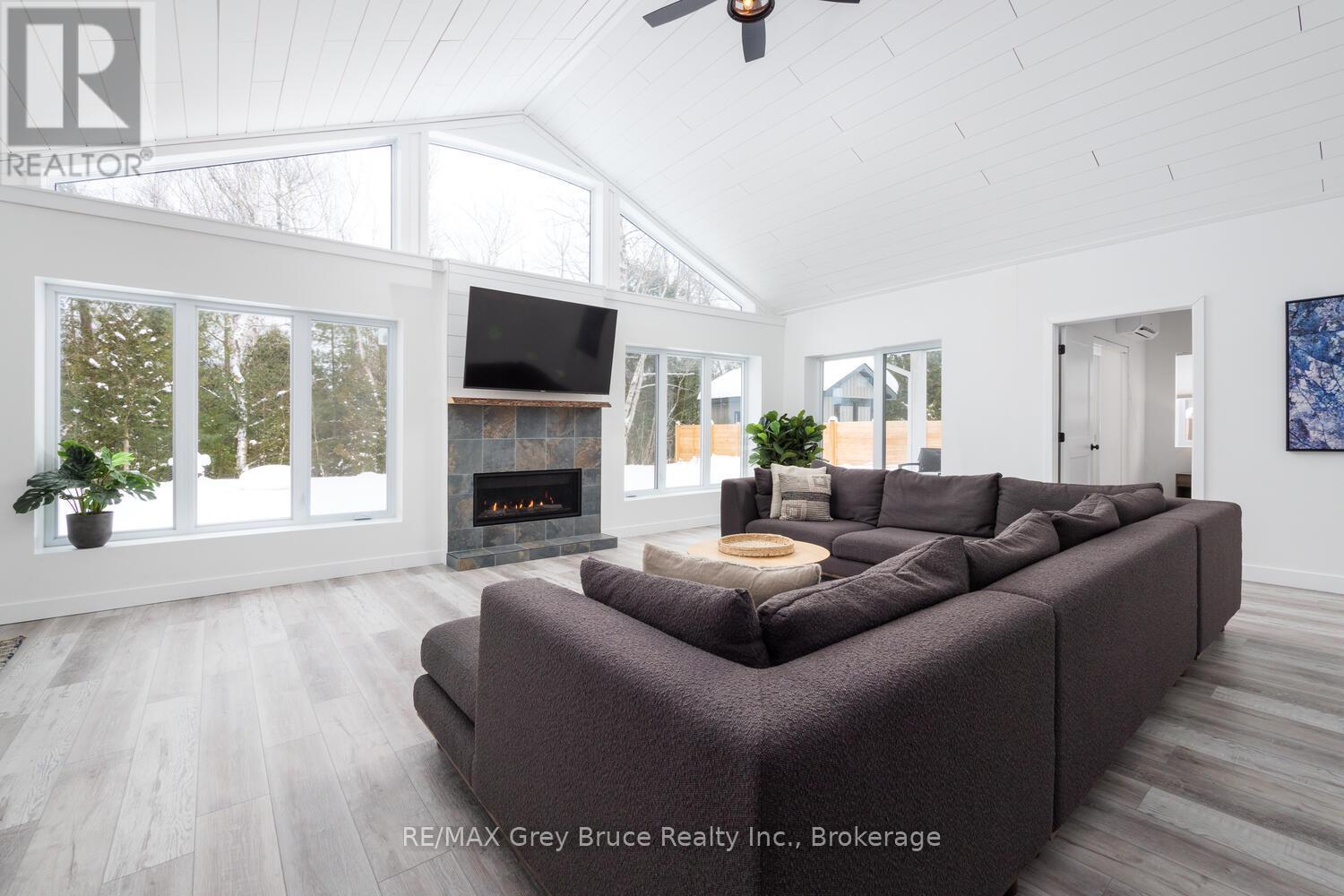 32 SOUTHAMPTON PARKWAY