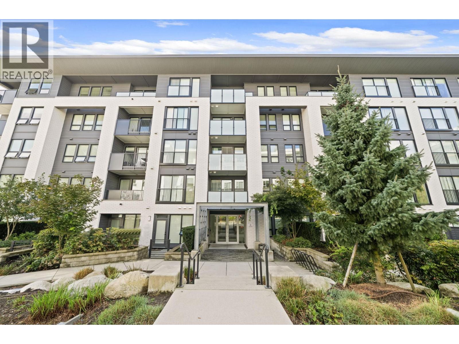 514 9228 SLOPES MEWS