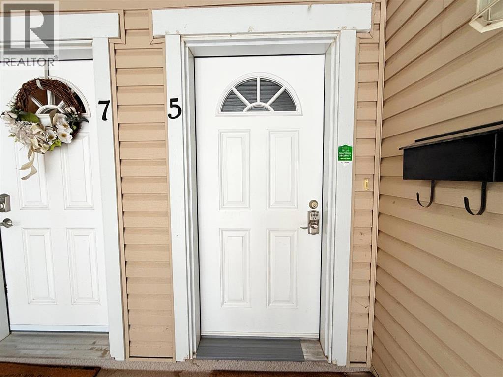 5, 10 Broadway Court NW