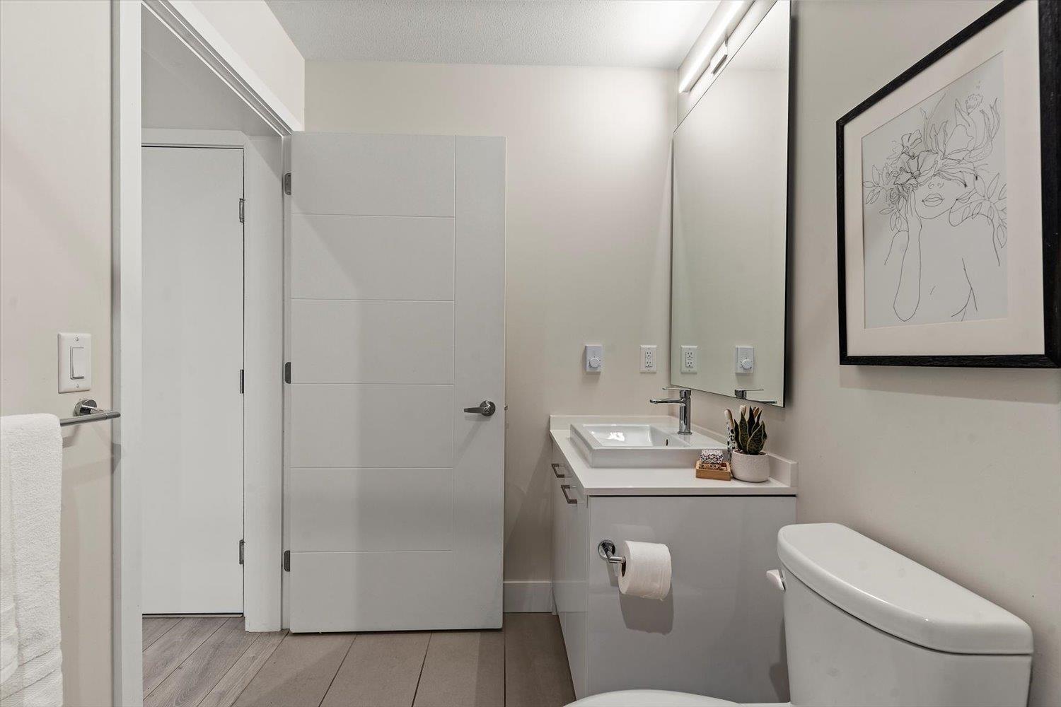 312 45510 MARKET WAY, Garrison Crossing