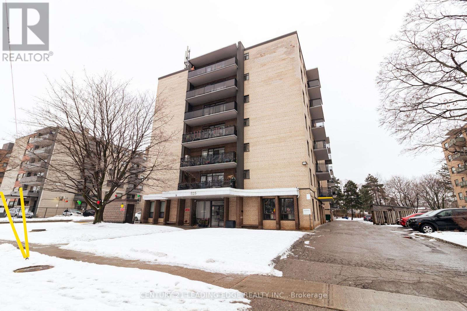 709 - 825 KENNEDY ROAD