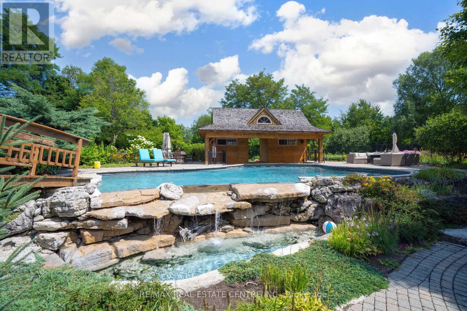 13701 FOURTH LINE NASSAGAWEYA