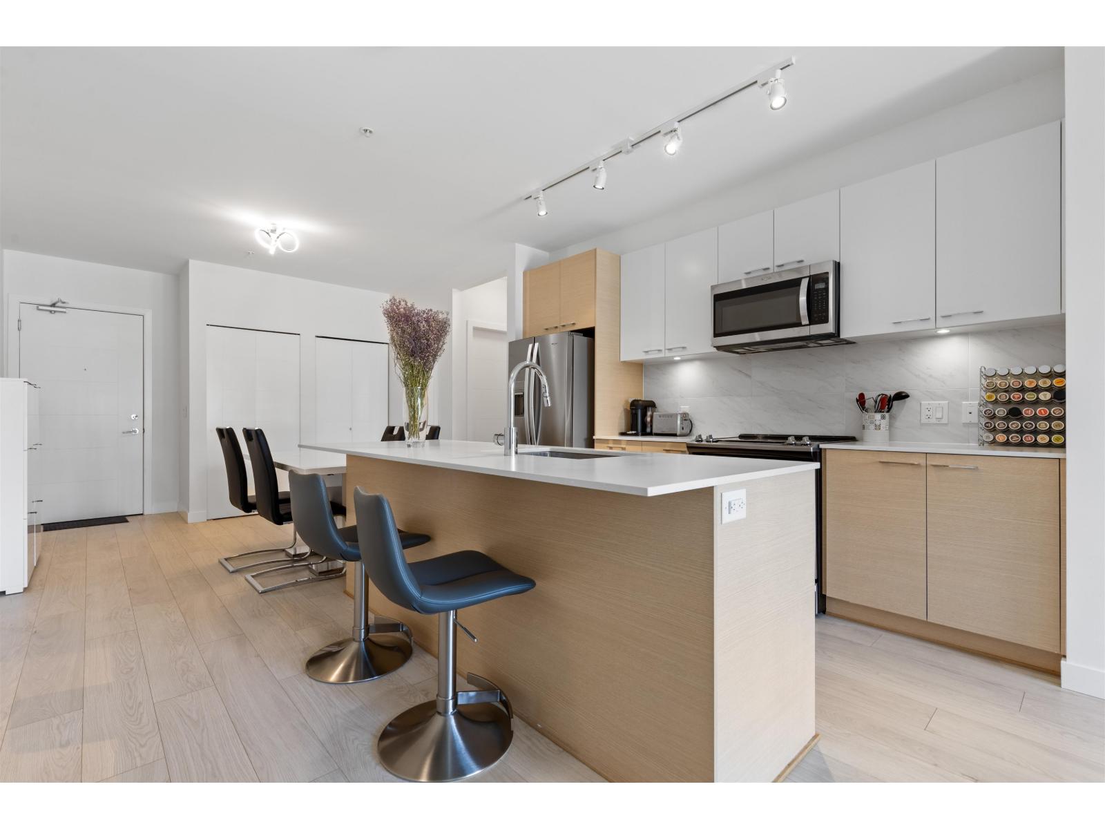 208 10581 140 STREET