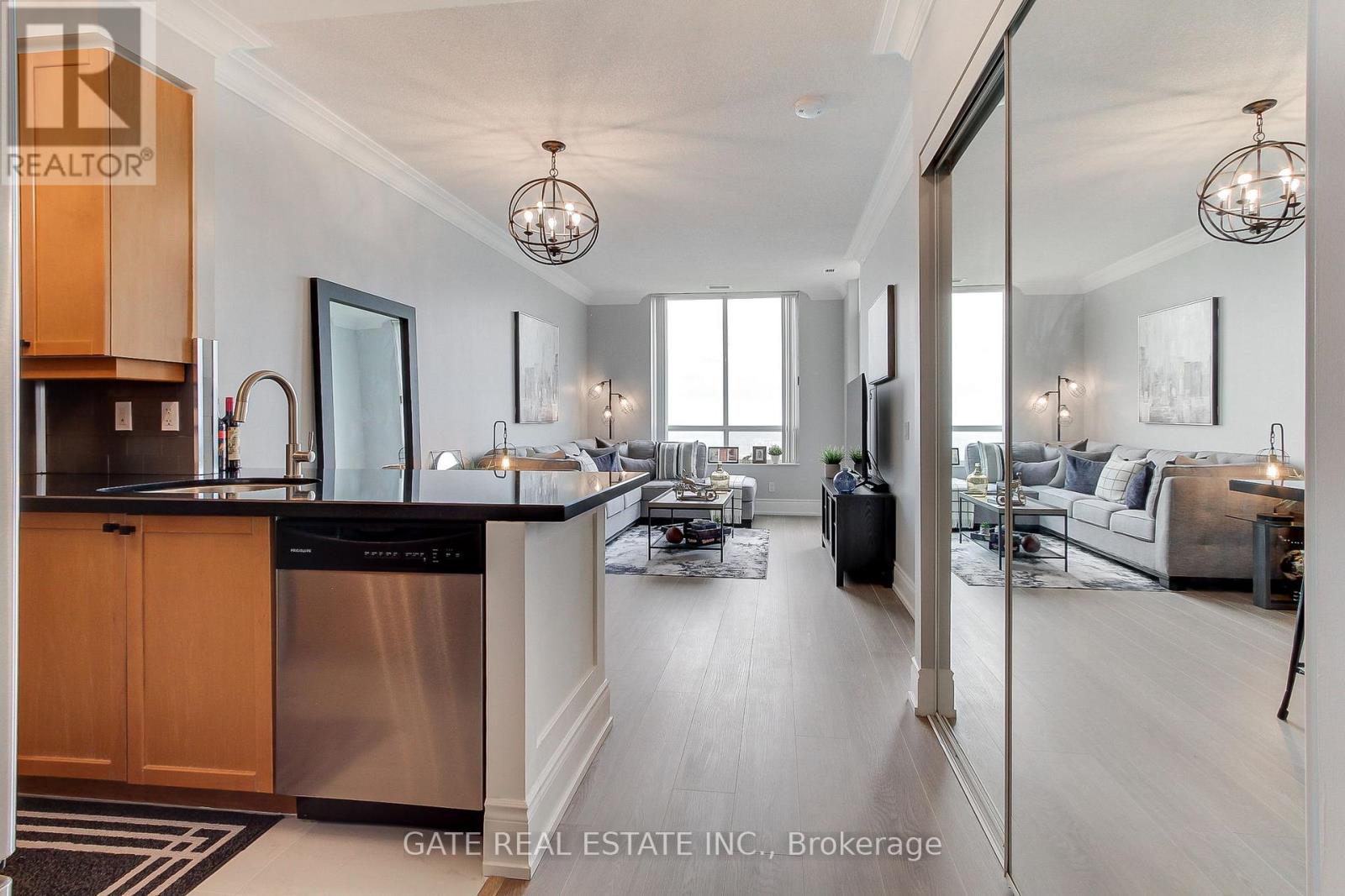 PH31 - 700 HUMBERWOOD BOULEVARD