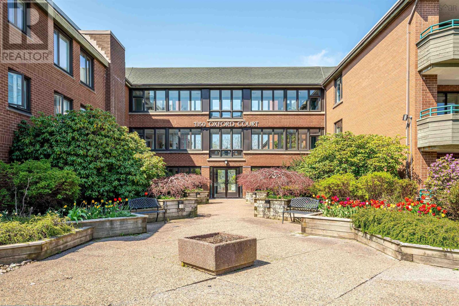 112 1350 Oxford Street