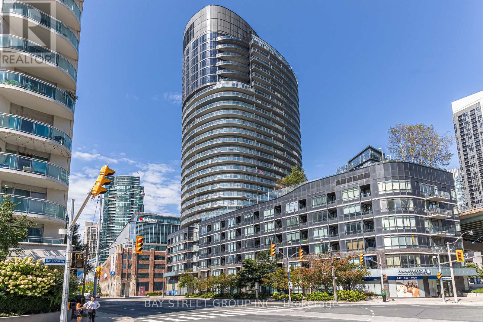 2807 - 38 DAN LECKIE WAY