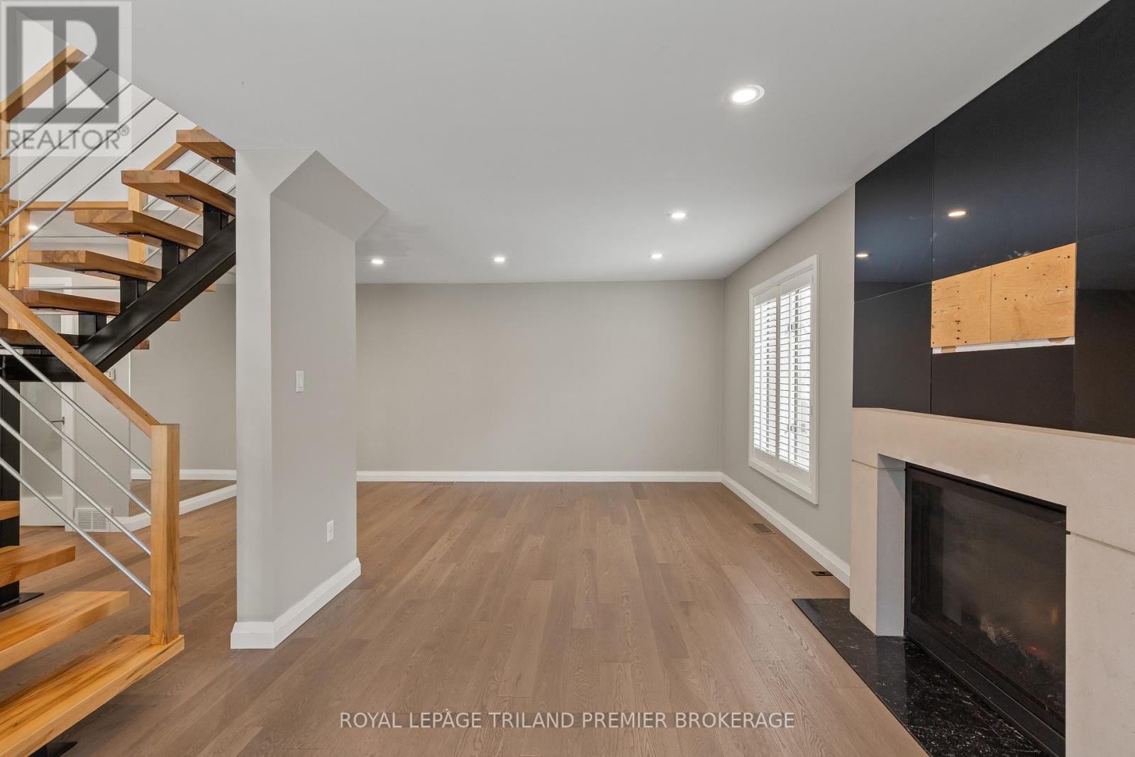 9 - 152 ALBERT STREET