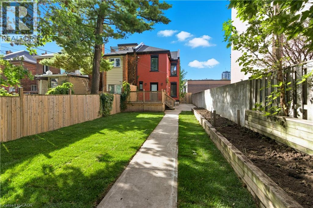 199 JACKSON Street E