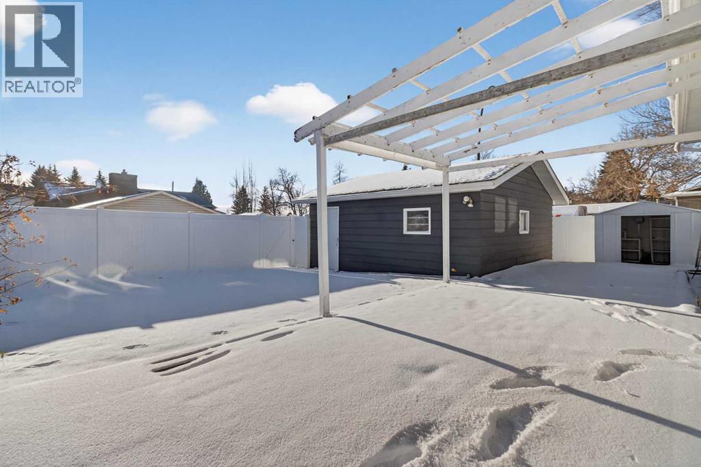 33 Sunhurst Crescent SE