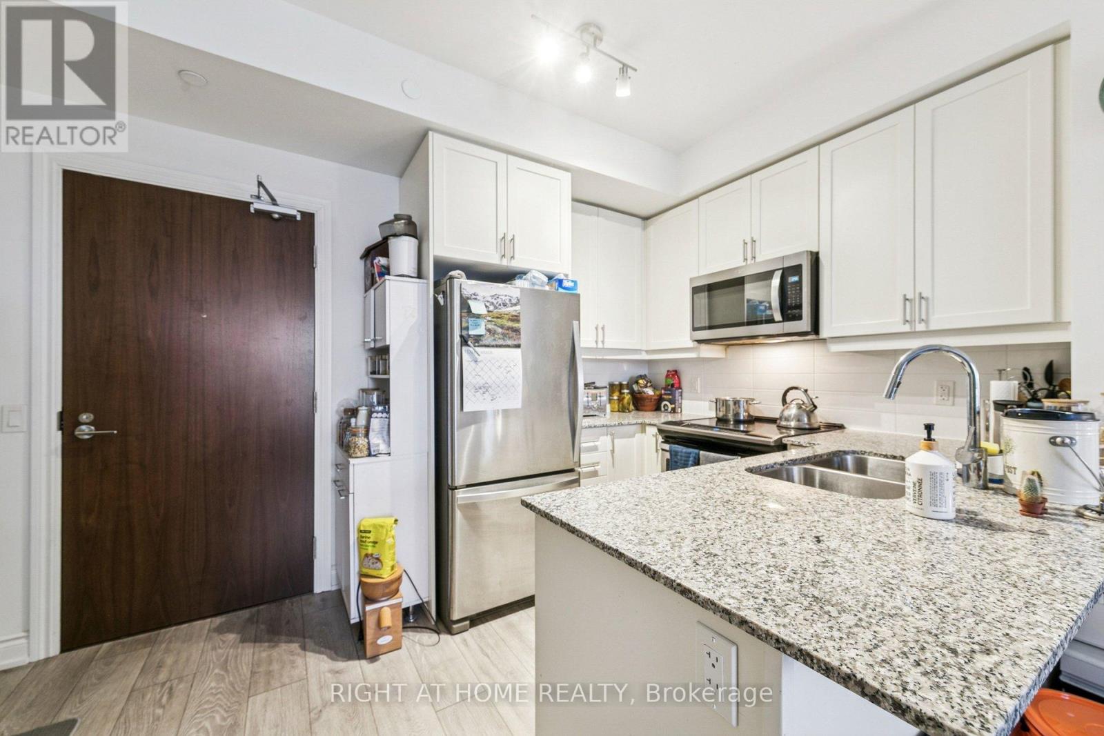 501 - 1050 MAIN ST ESTATES E