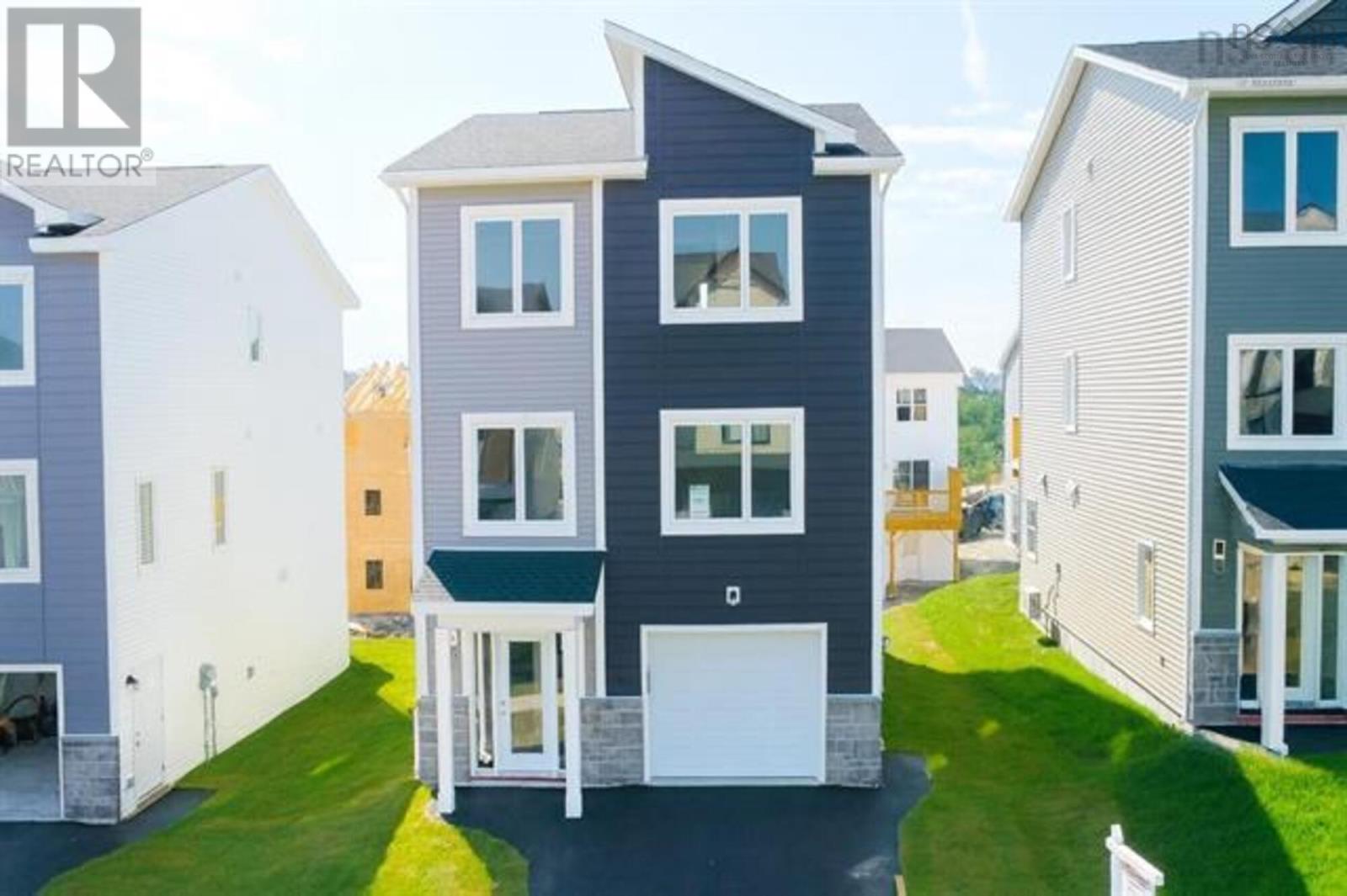 2105 293 Higgins Avenue