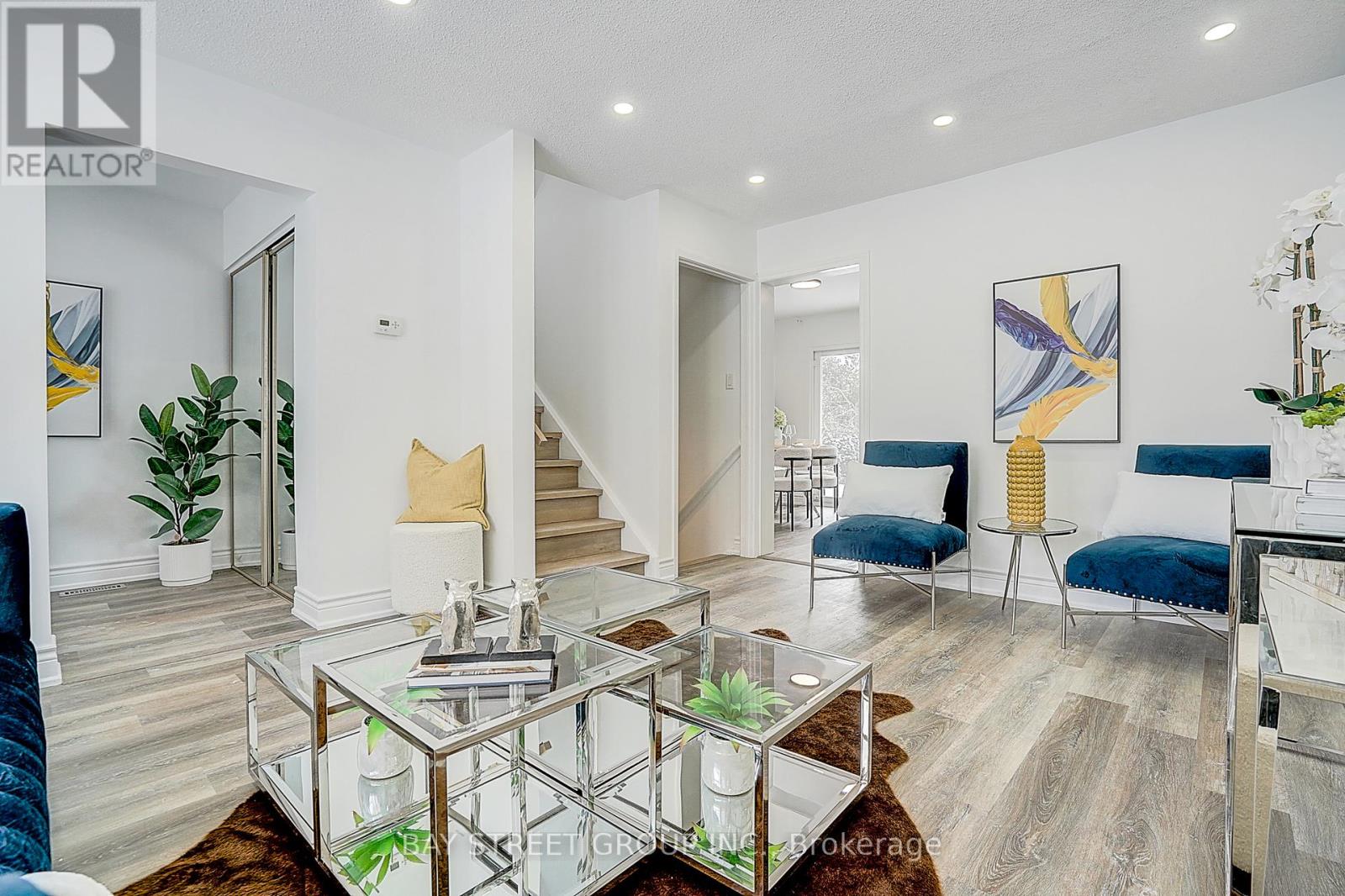 224 HOLLYBERRY TRAIL