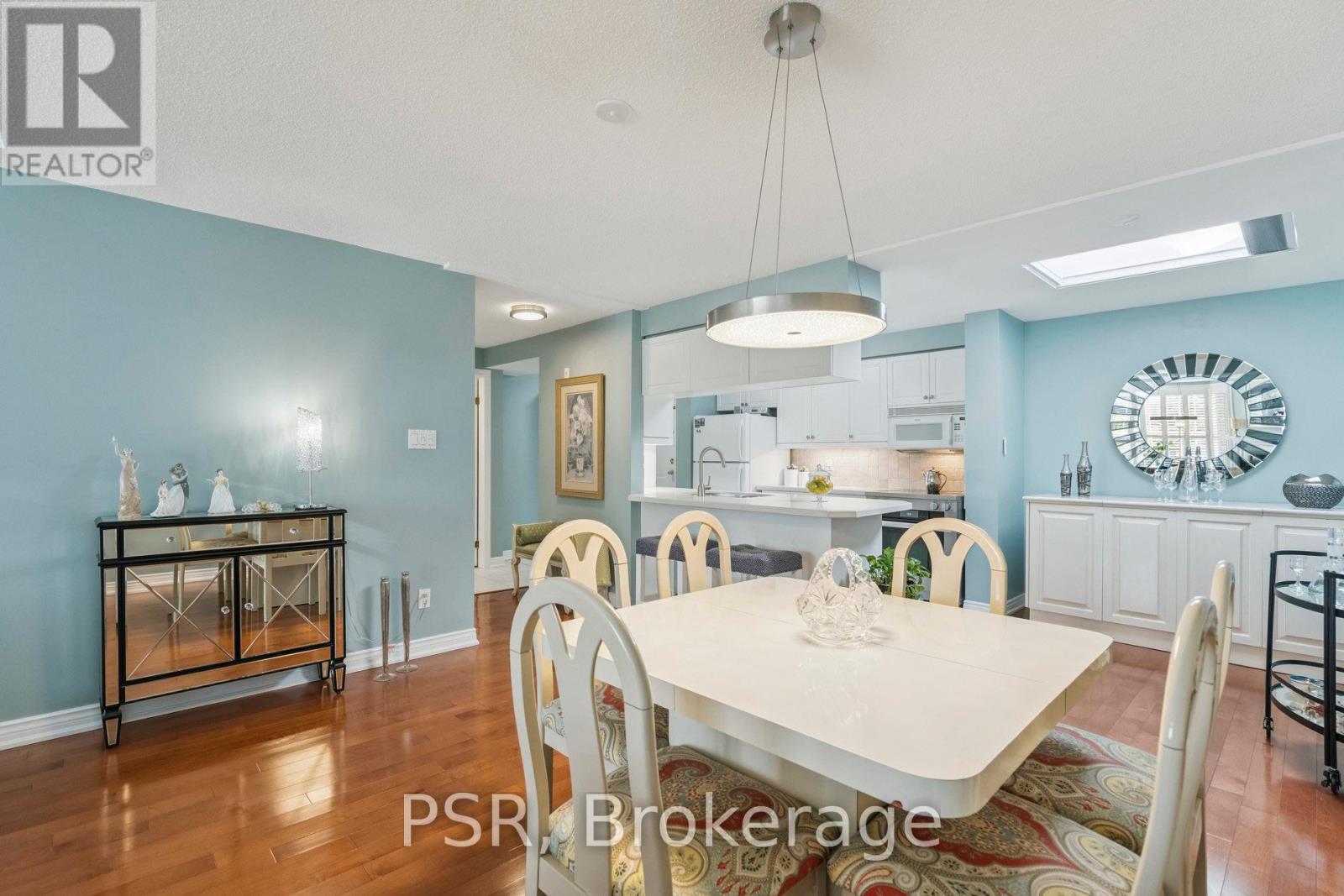 302 - 970 GOLF LINKS ROAD