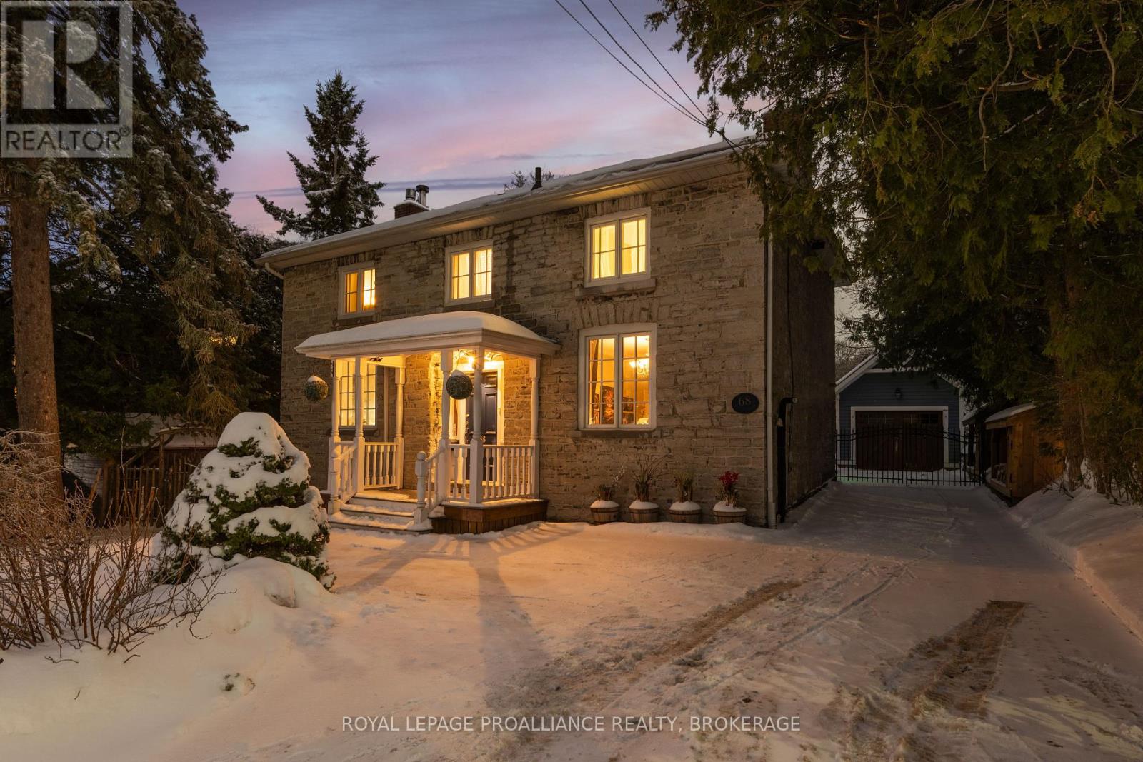 68 COLLINGWOOD STREET