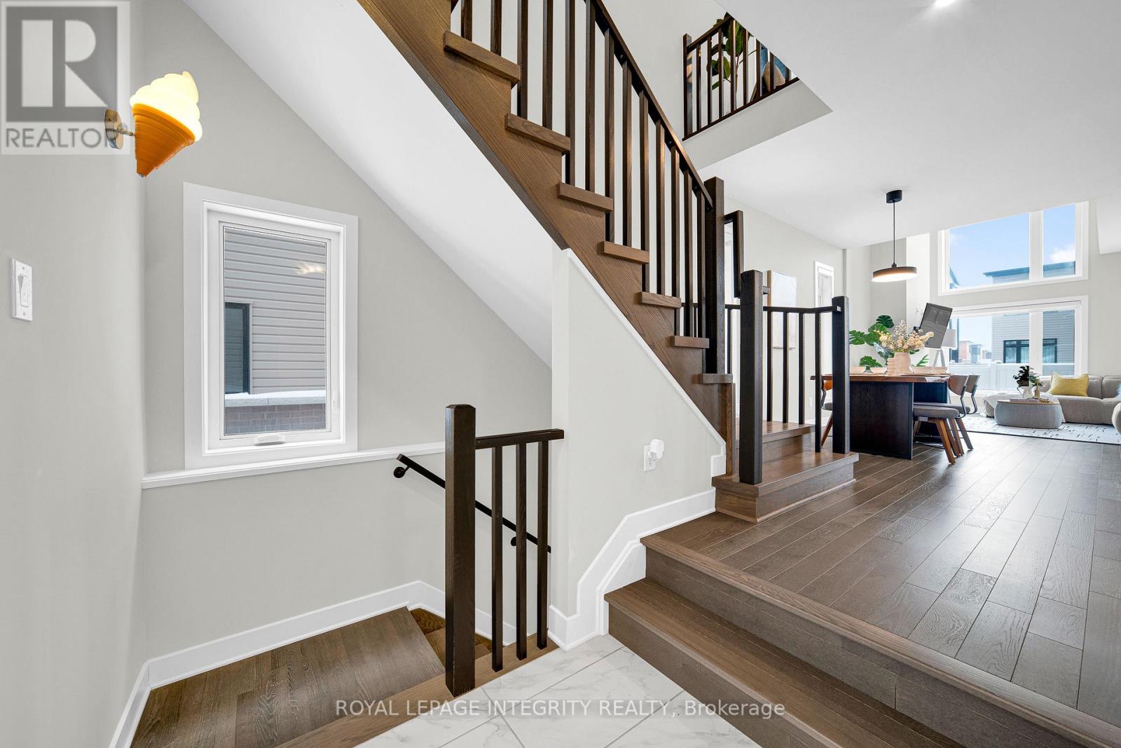 1078 LUNAR GLOW CRESCENT