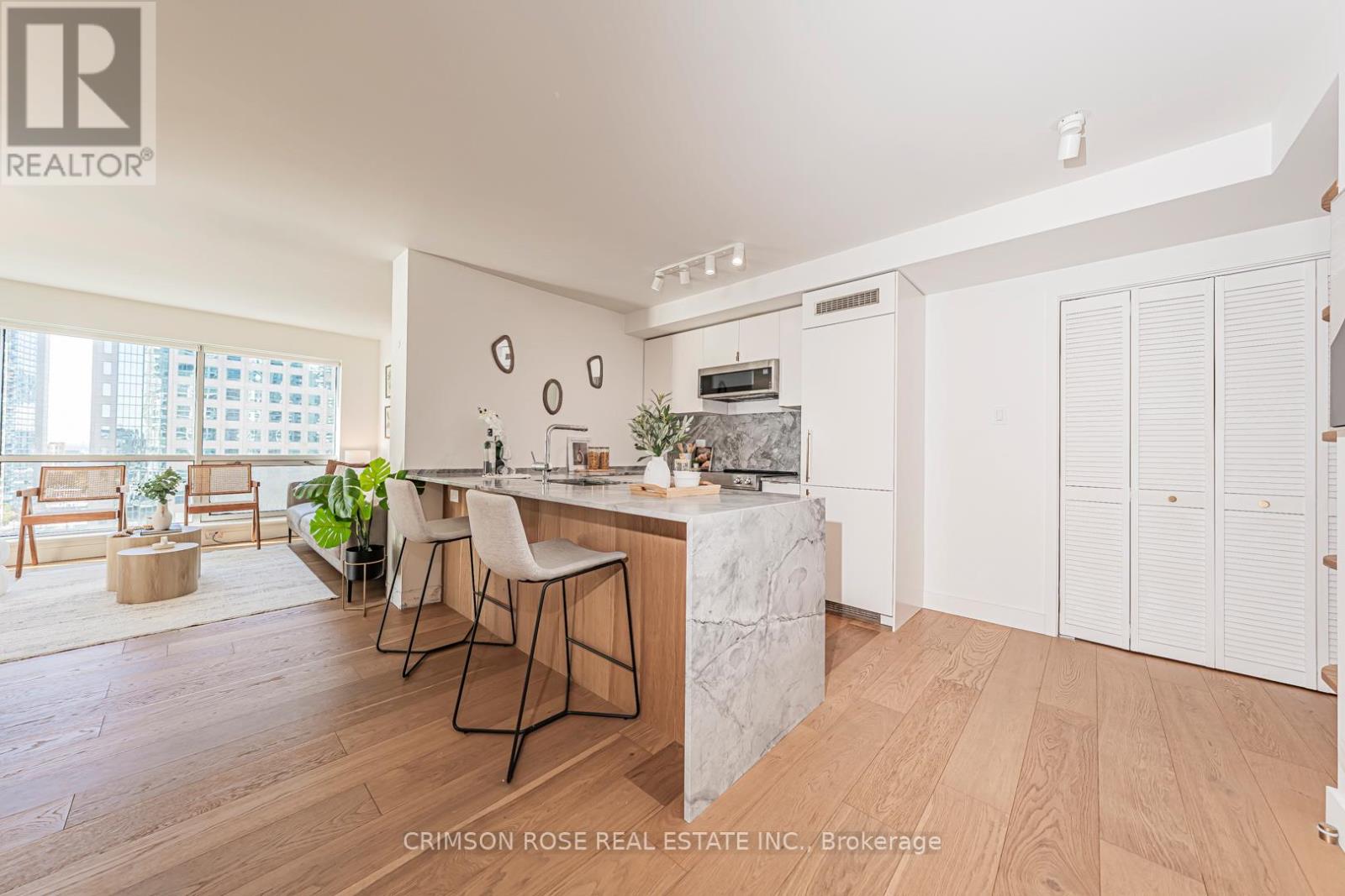 1107 - 10 QUEENS QUAY W