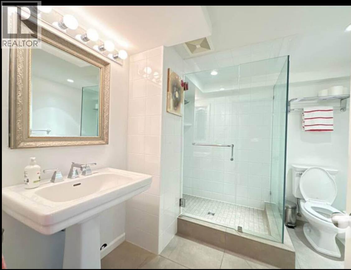 2390 PALMERSTON AVENUE