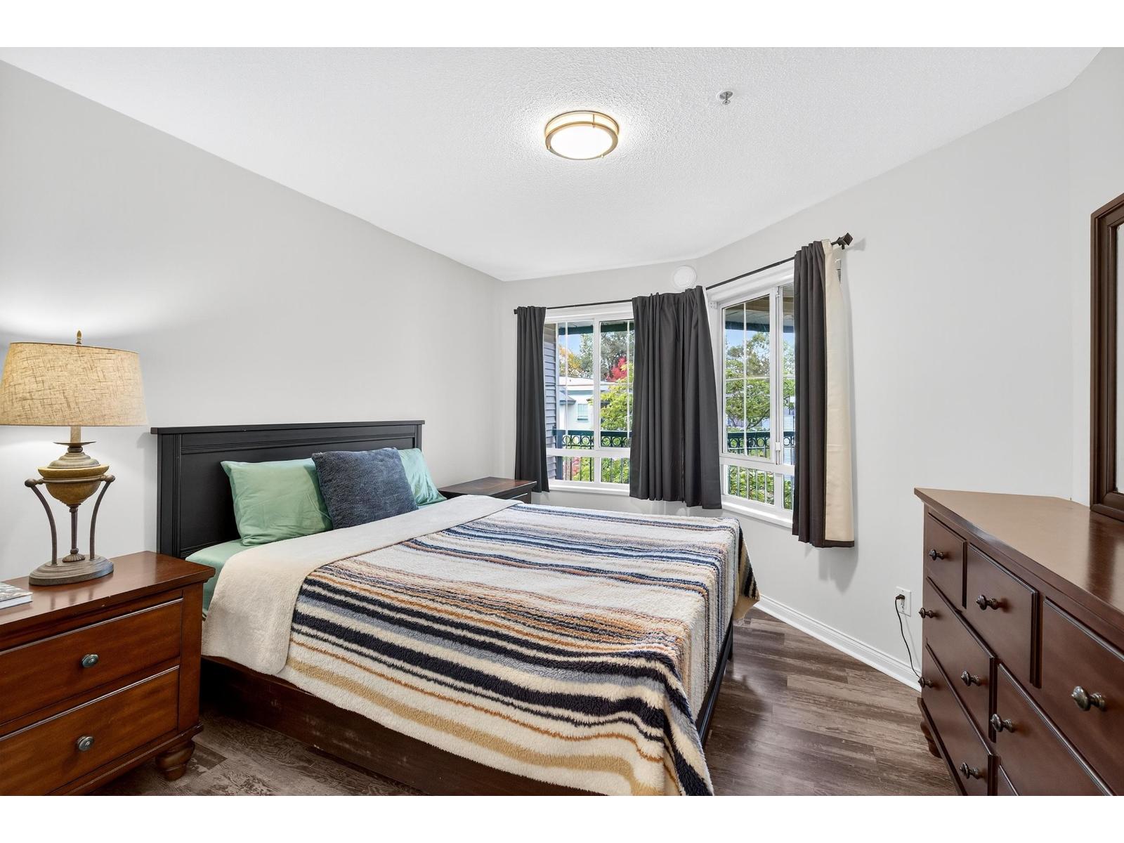 322 19528 FRASER HIGHWAY