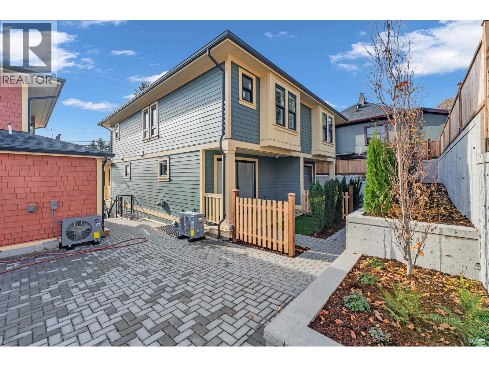 103 1125 CARTIER AVENUE