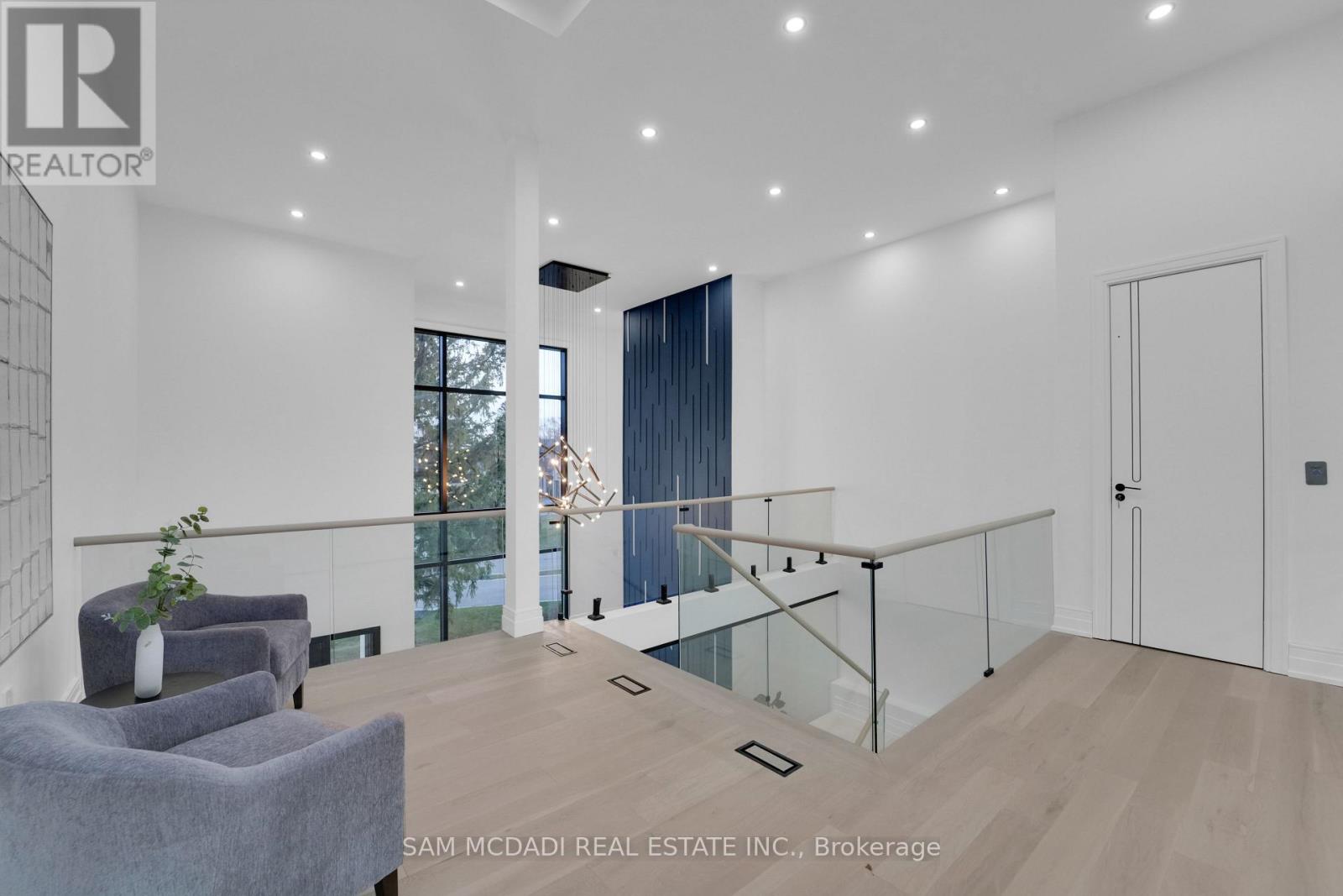 468 SAVILLE CRESCENT