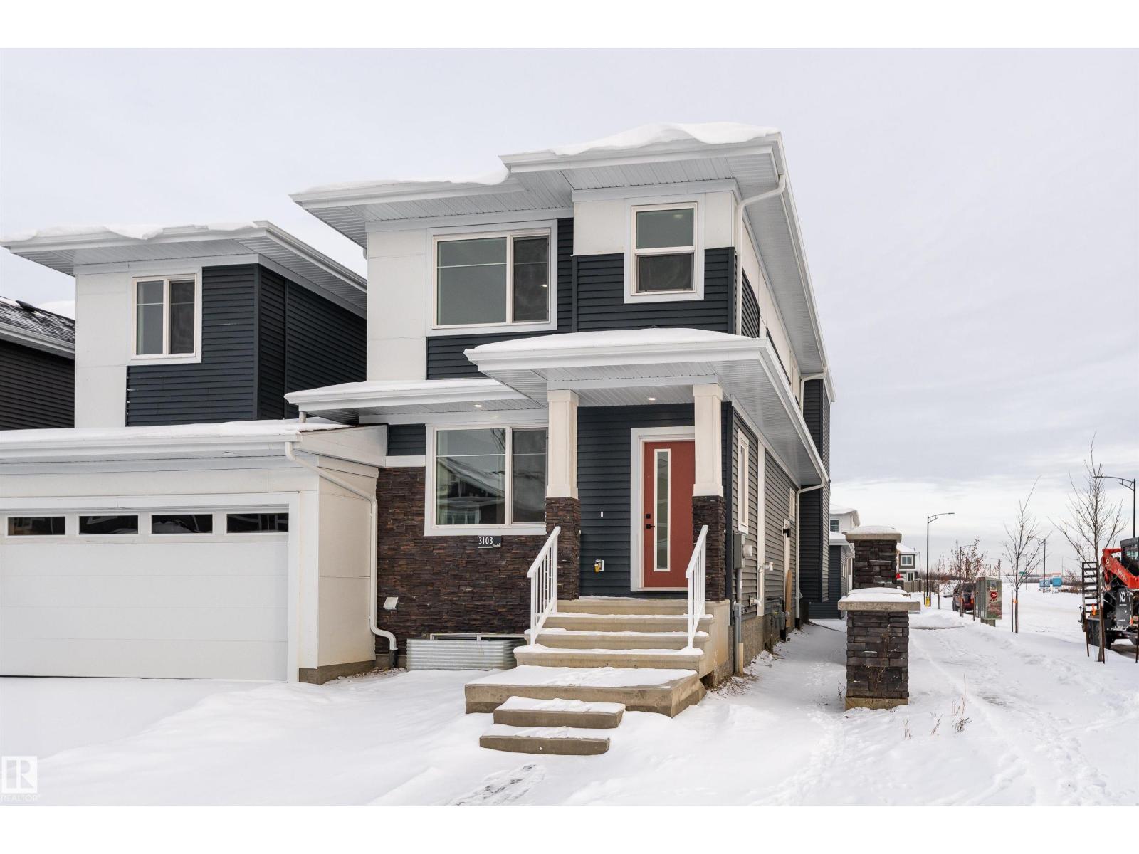 3103 Magpie WY NW
