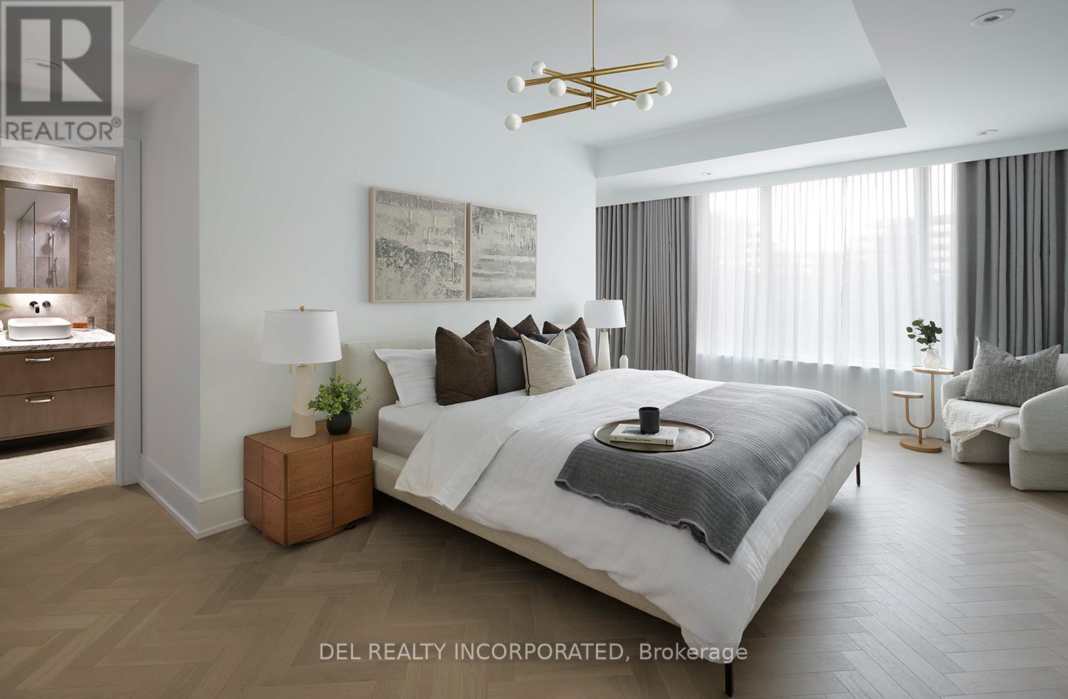 902 - 455 WELLINGTON STREET W