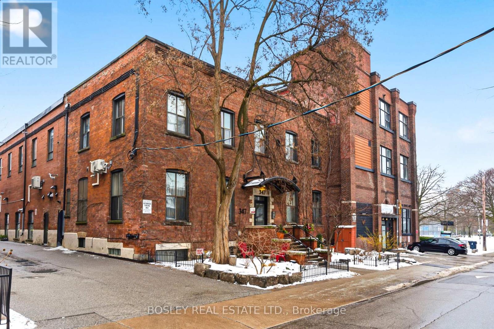 209 - 347 SORAUREN AVENUE