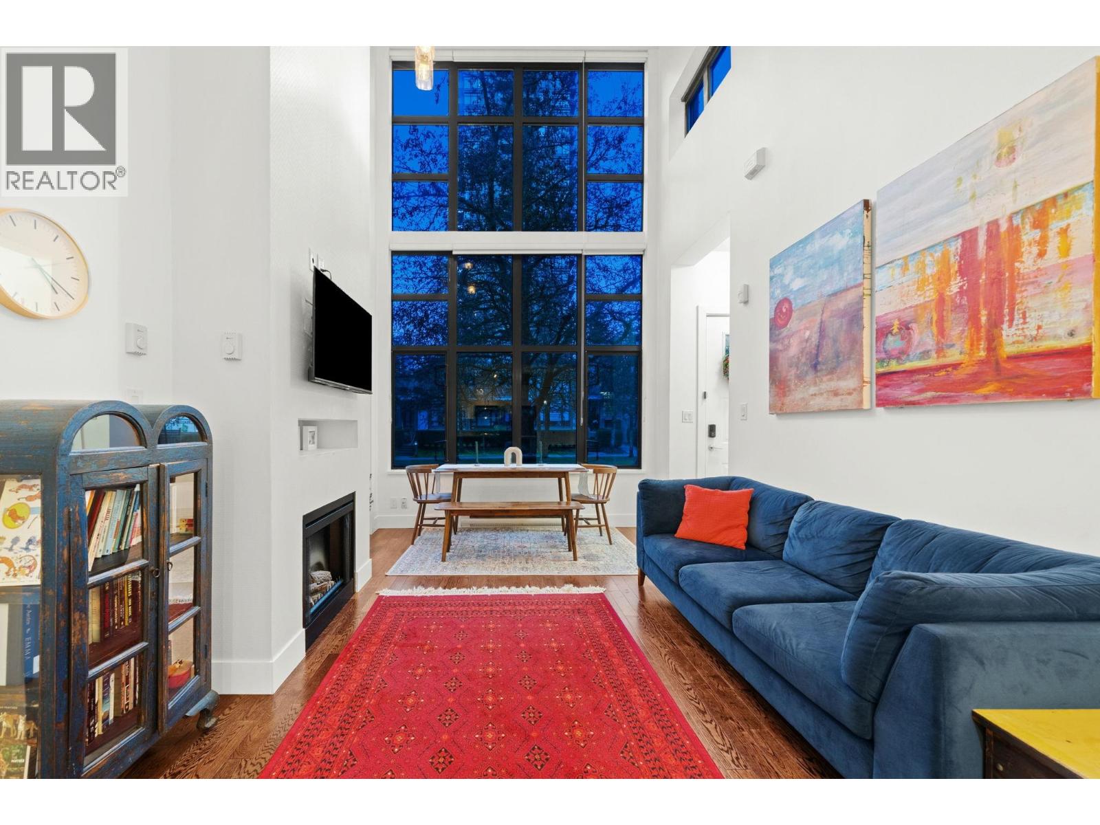 TH23 2345 MADISON AVENUE