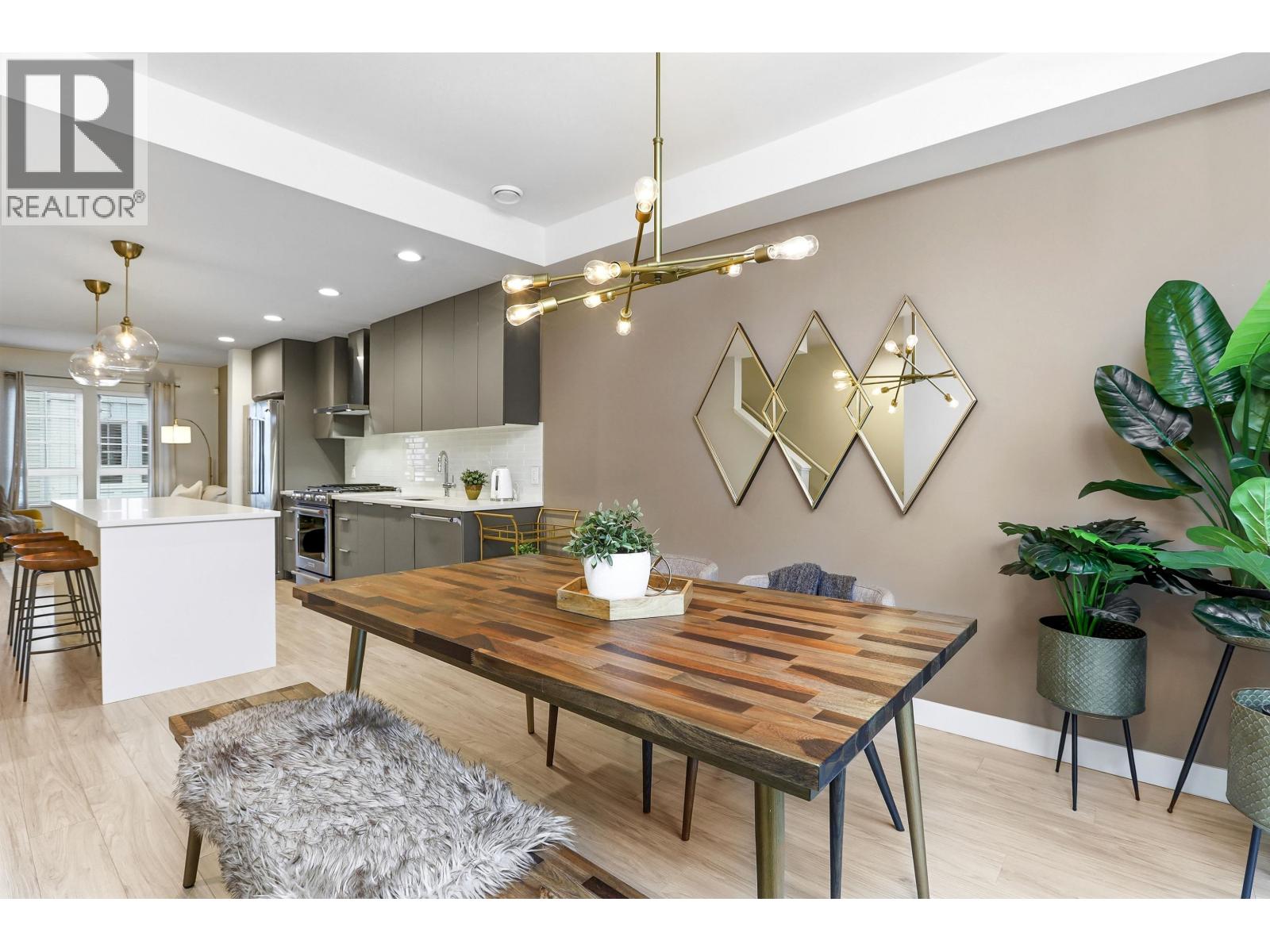 2126 ST JOHNS STREET STREET