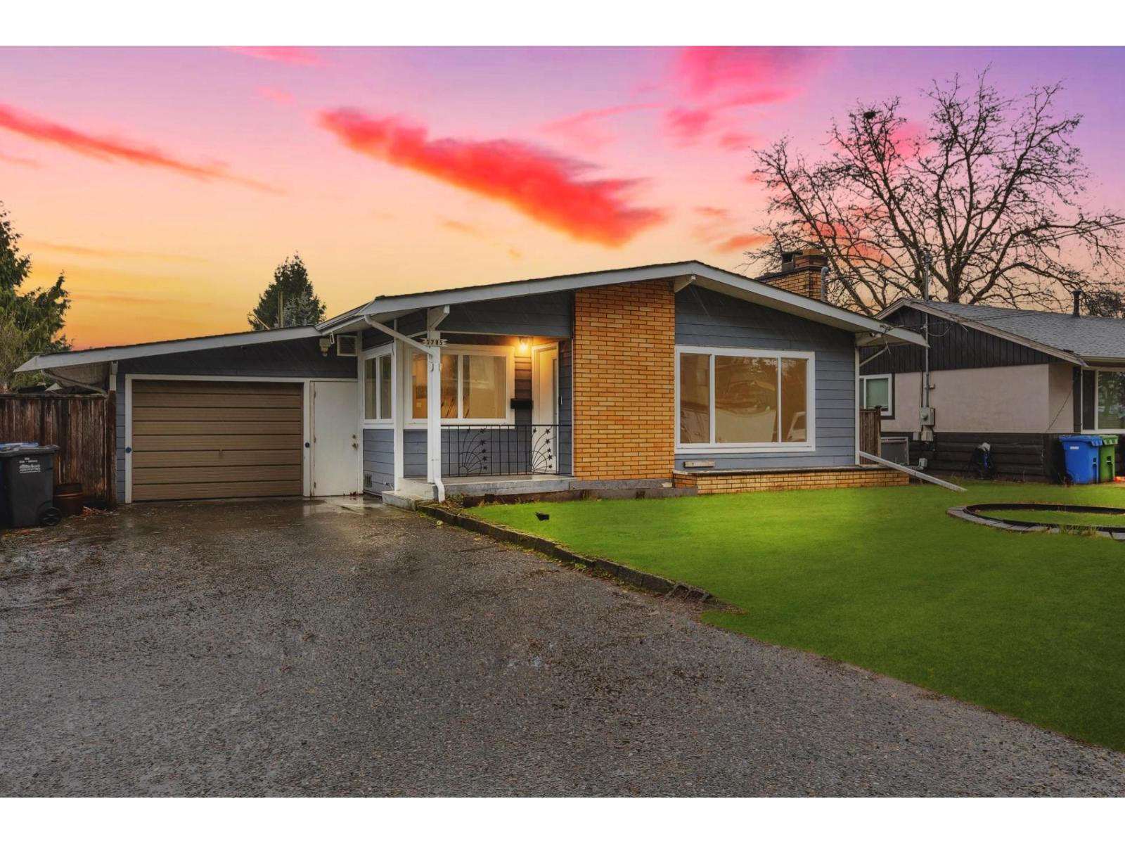 2785 COUNTESS CRESCENT