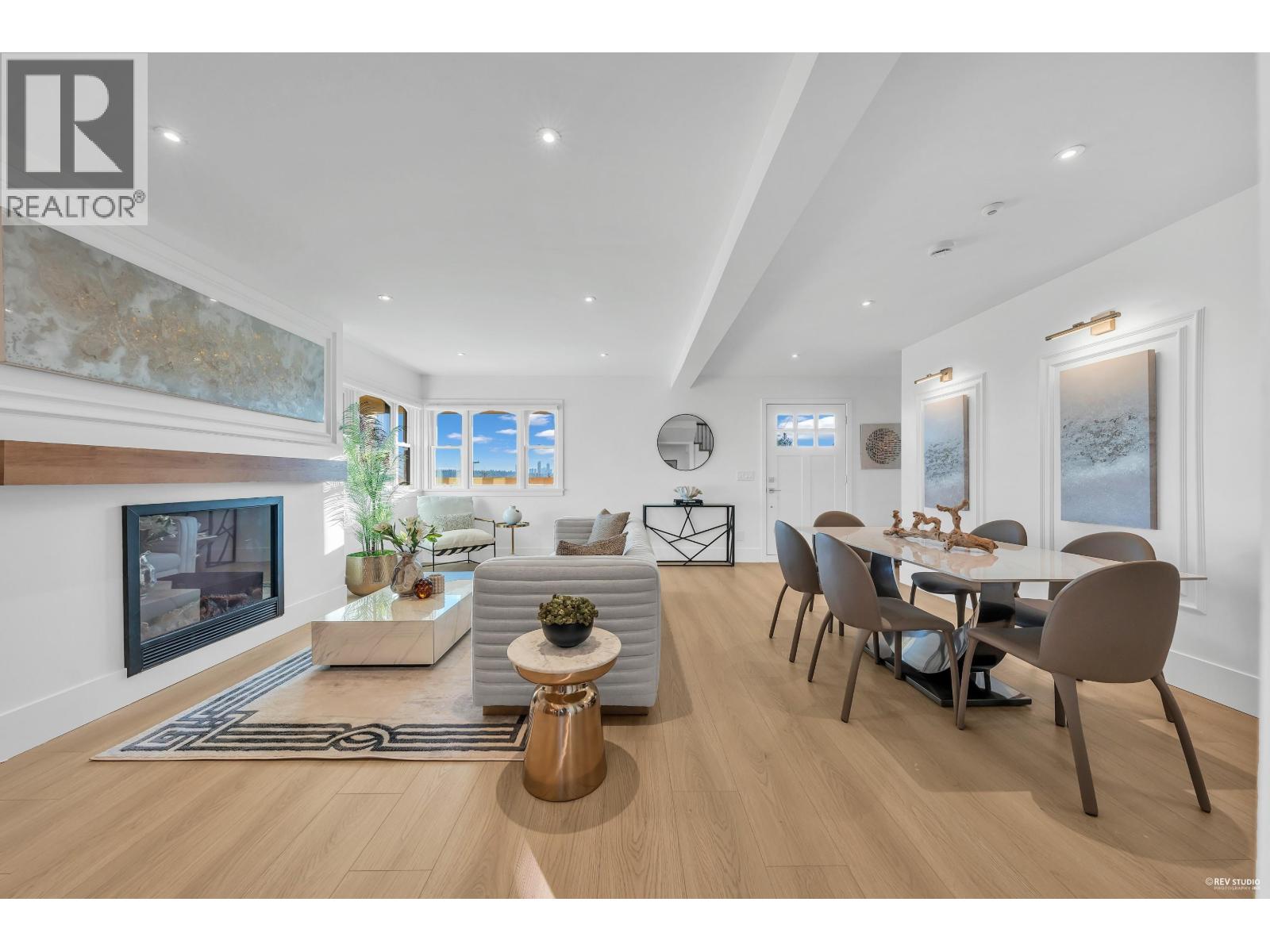 101 1125 CARTIER AVENUE