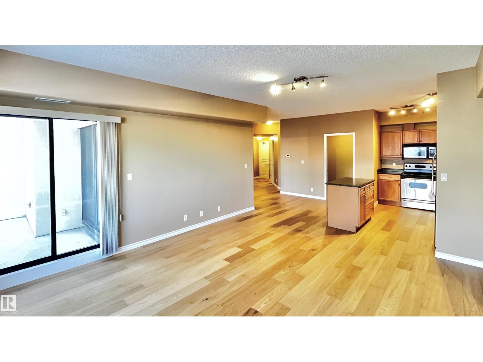 #405 10319 111 ST NW