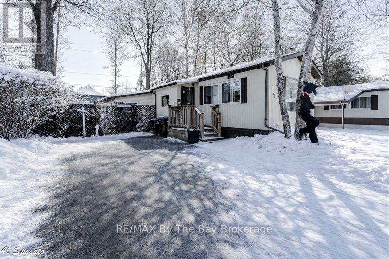 76 GEORGIAN GLEN DRIVE