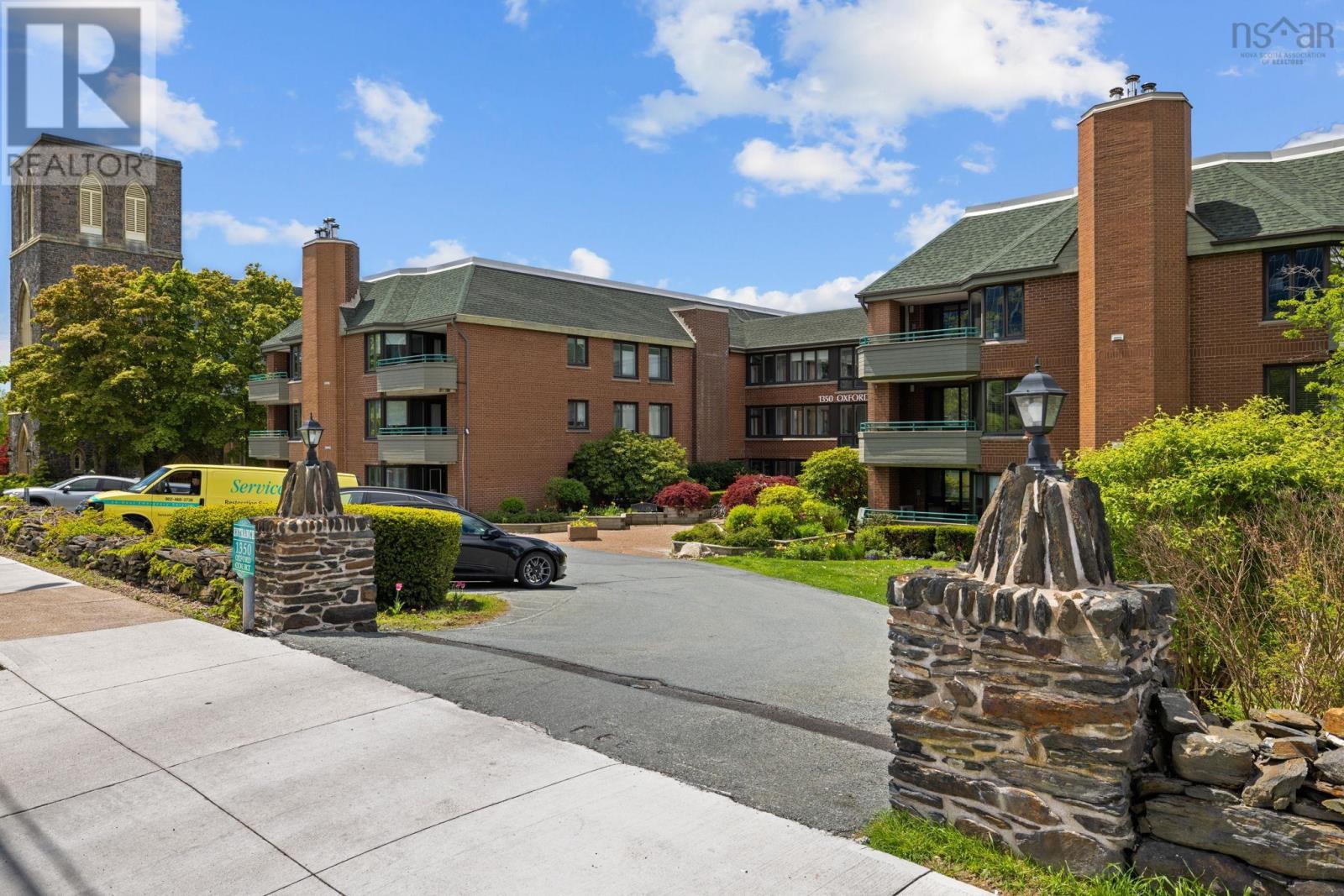 114 1350 Oxford Street