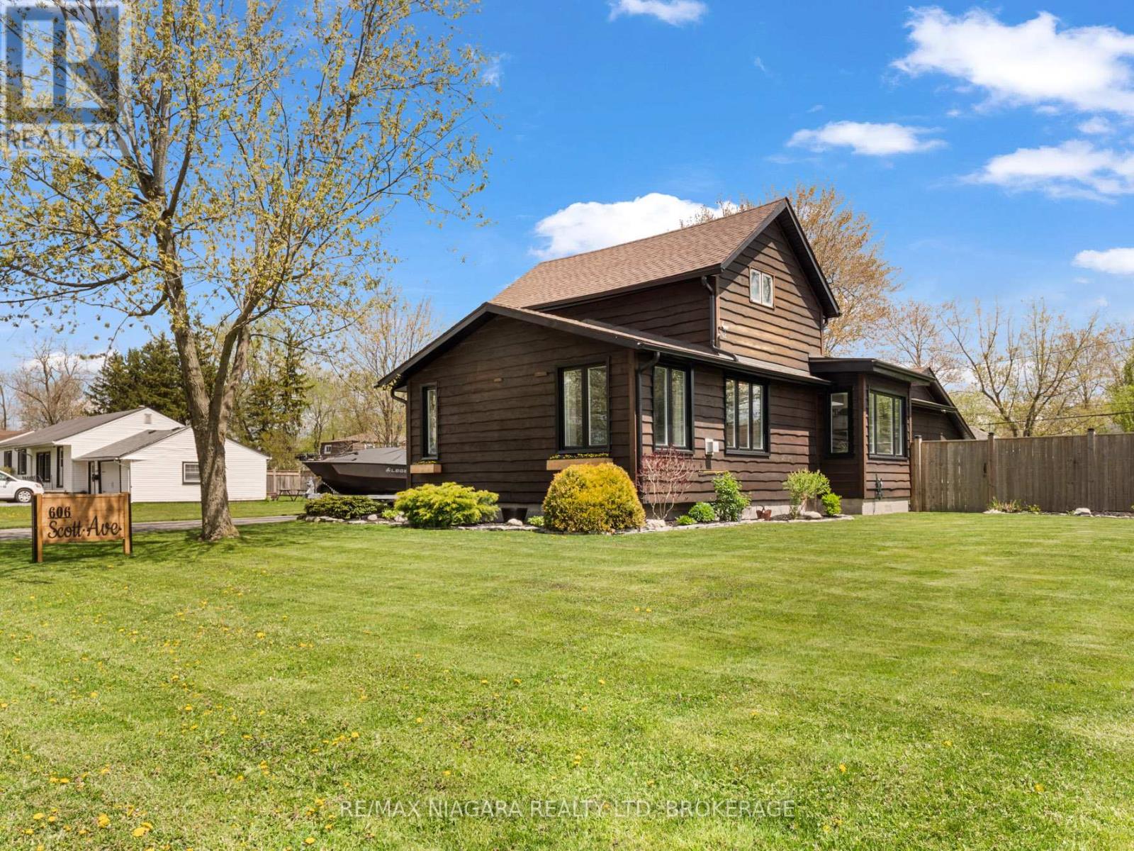 606 SCOTT AVENUE