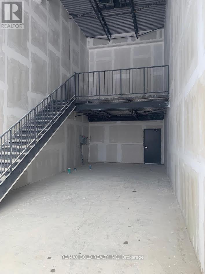 B7 - 3101 KENNEDY ROAD