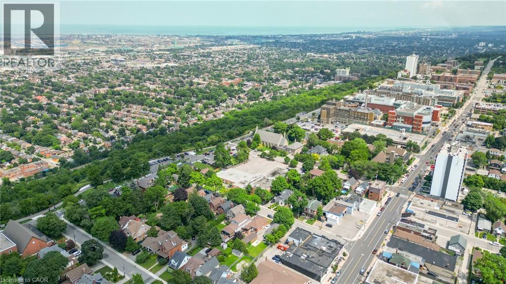 238 MOUNTAIN PARK Avenue