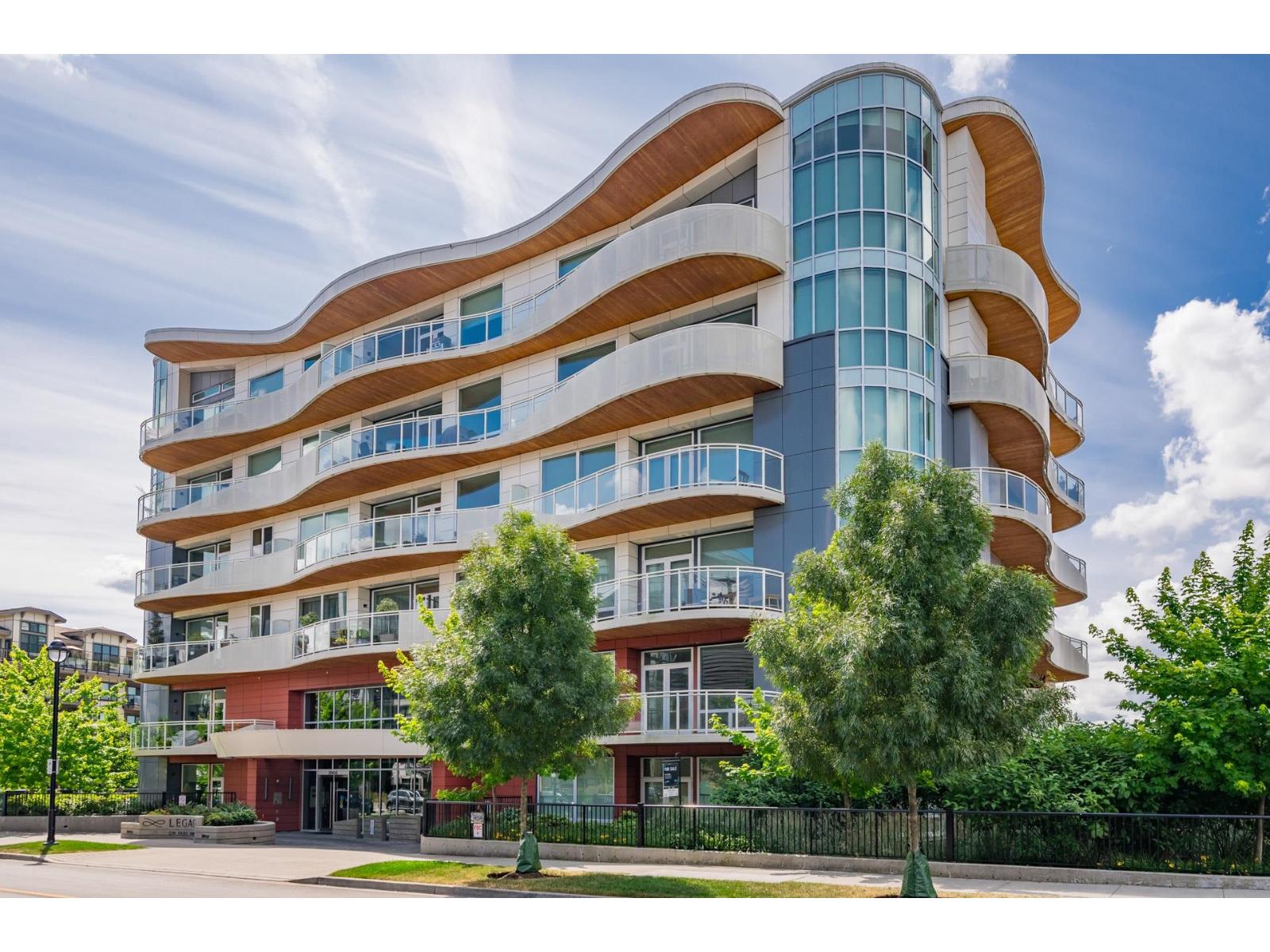 112 20416 PARK AVENUE