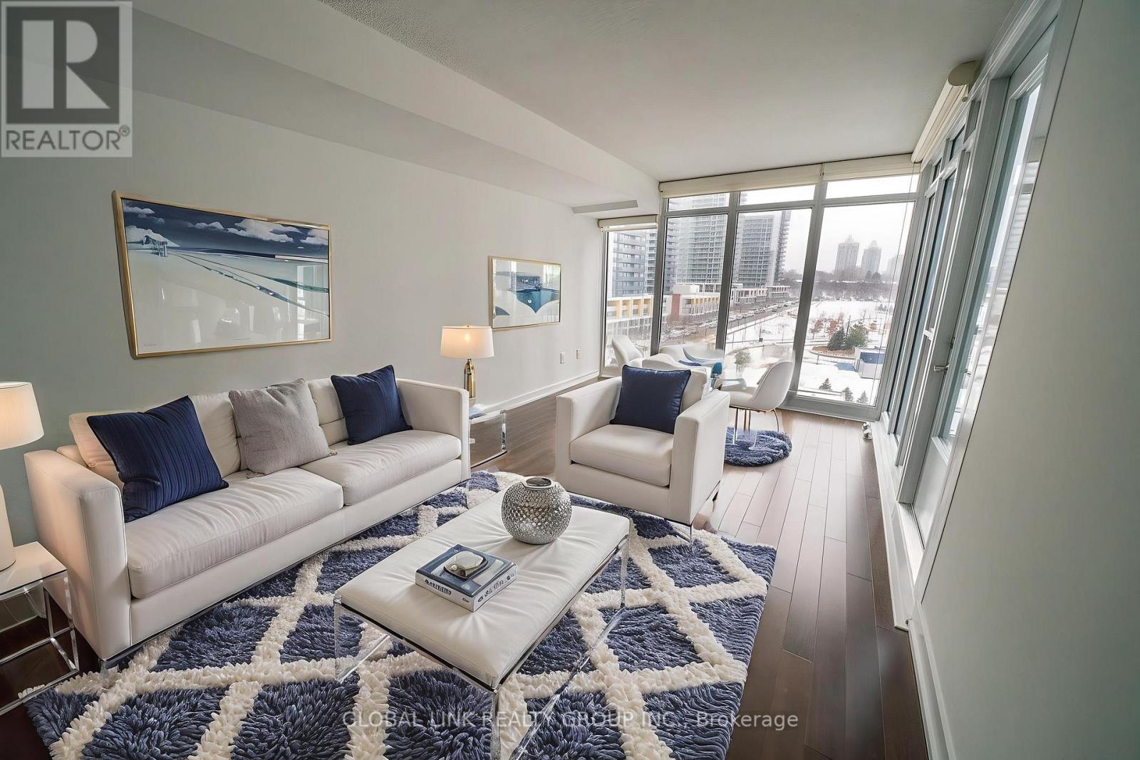 915 - 121 MCMAHON DRIVE