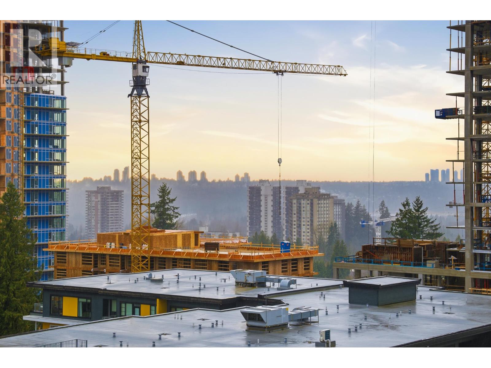 810 525 FOSTER AVENUE