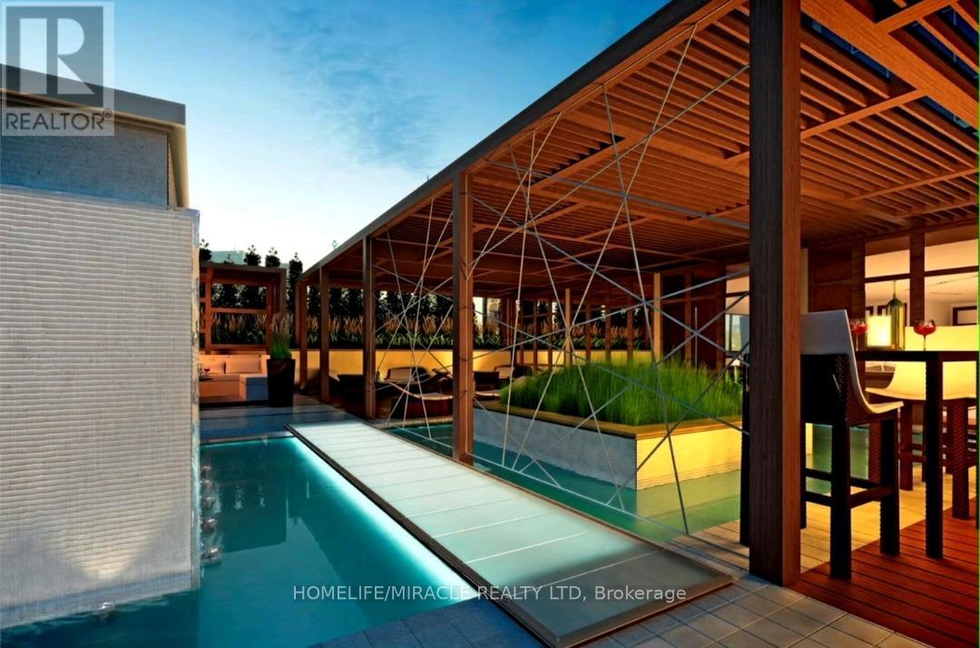 414 - 352 FRONT STREET W