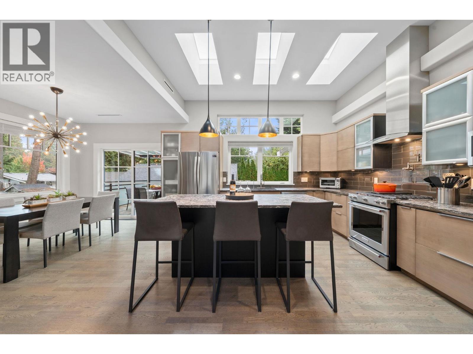 2140 PEMBERTON AVENUE