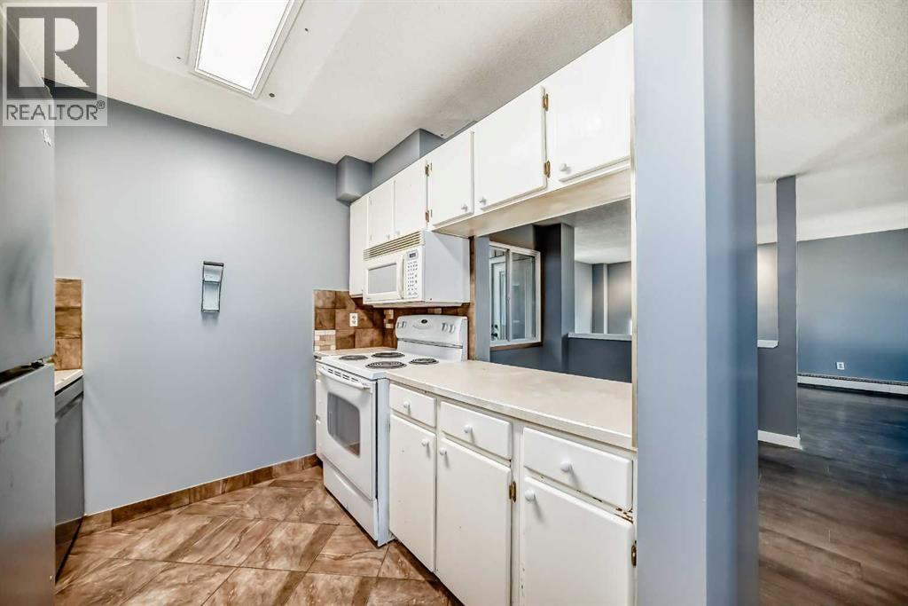 324, 860 Midridge Drive SE