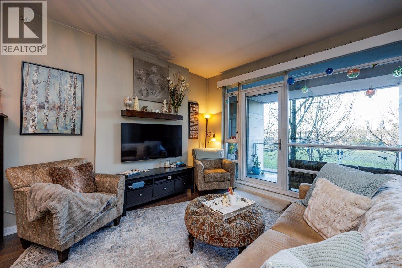 208 1616 COLUMBIA STREET