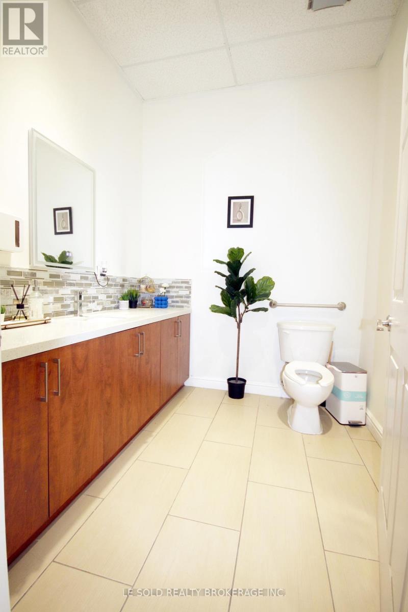 C1 - 125 PEDERSEN DRIVE