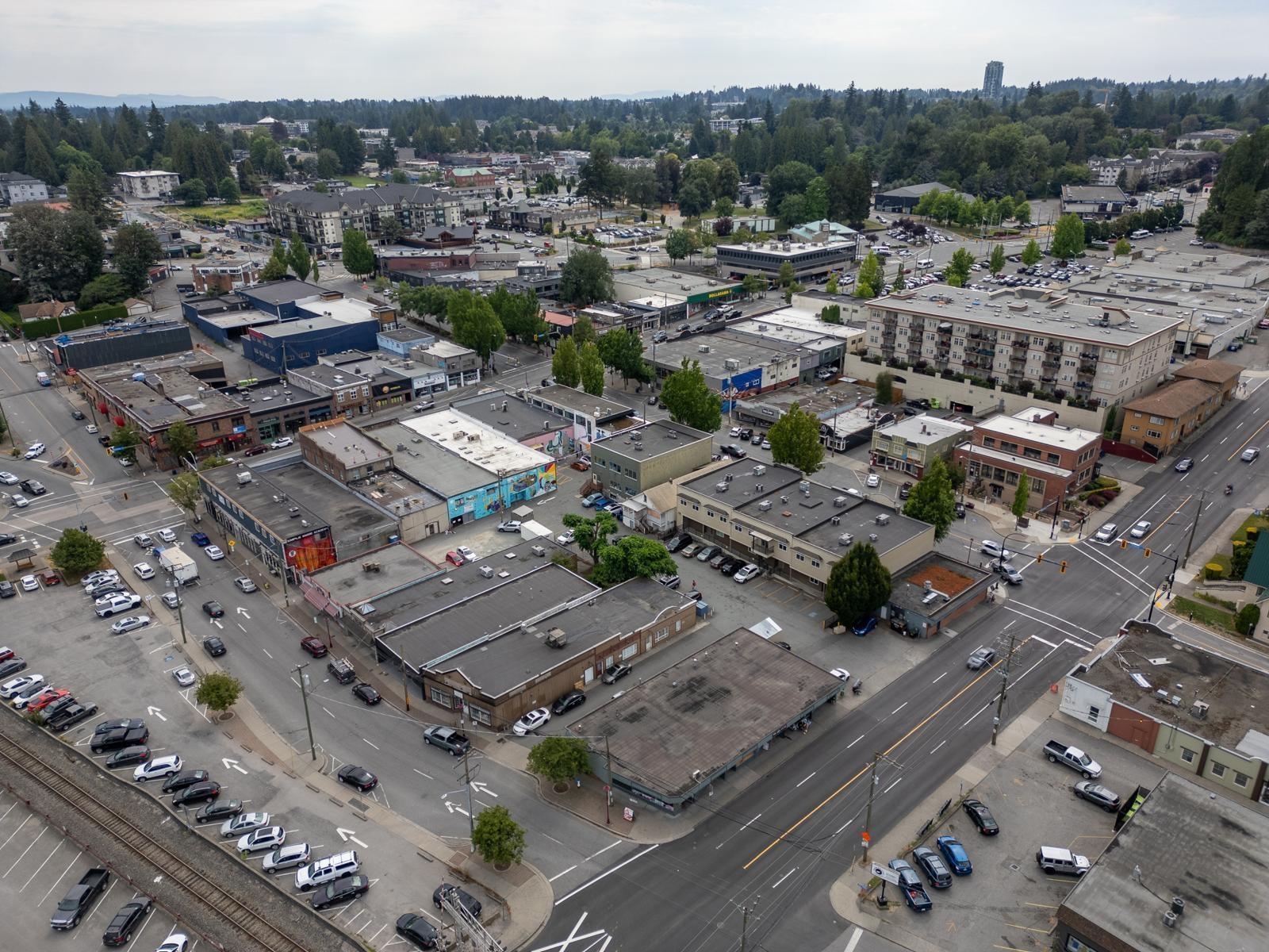 2626 MONTROSE AVENUE