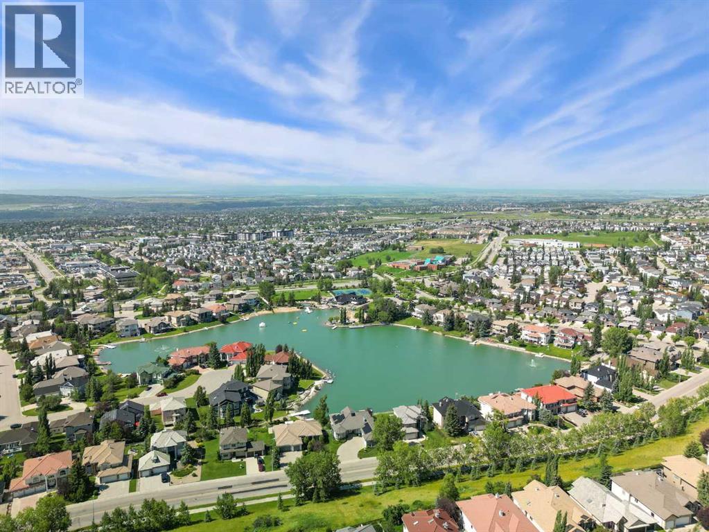 217 Arbour Cliff Close NW