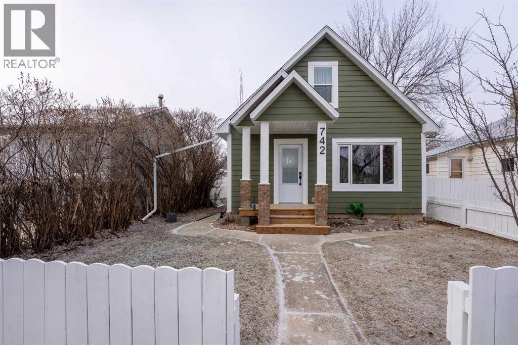 742 12C Street N